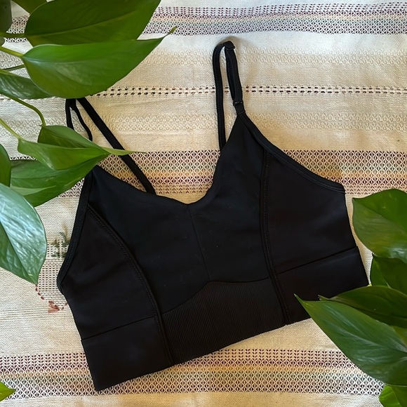 Nike Women’s DRI-FIT Unpadded V-Neck Adjustable Straps Black Sports Bra - Picture 3 of 8